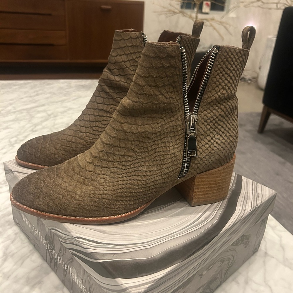 Jeffrey Campbell Taupe Boone Ankle Boots Size 11